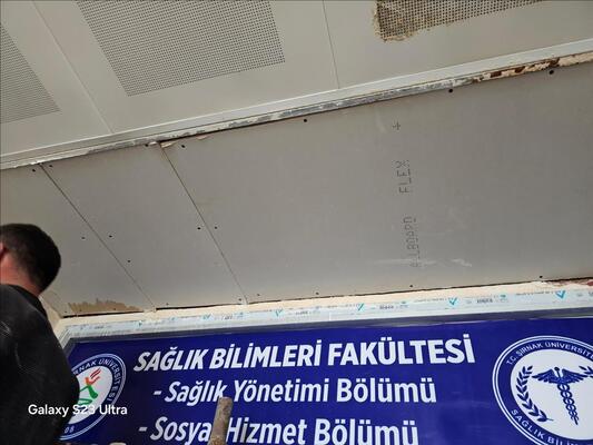 muhendislik-fakultesi-binasi-muhtelif-yerlerinde-bakim-onarim-calismalari