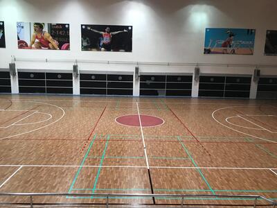 Üniversitemiz Kapalı Spor Salonu Zemin Yenilenmesi Yapıldı